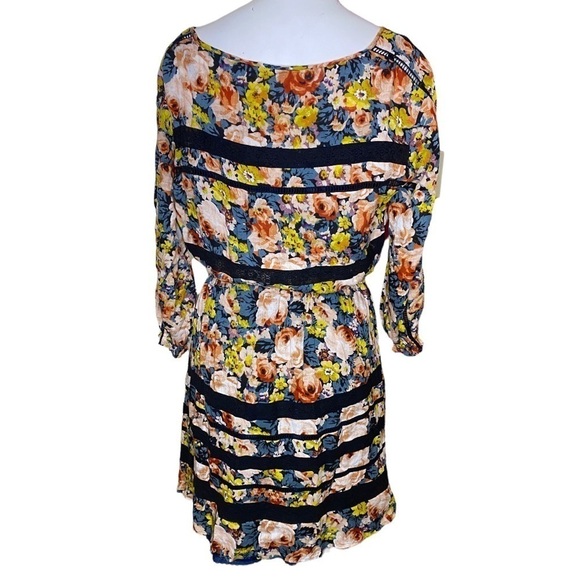 Anthropologie - Holding Horses Garden Floral Dress with Black Lace Size: Small - Picture 3 of 8